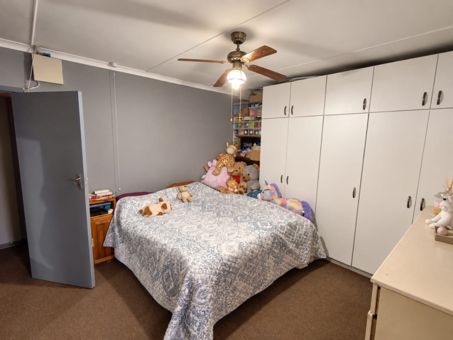 2 Bedroom Property for Sale in Heiderand Western Cape
